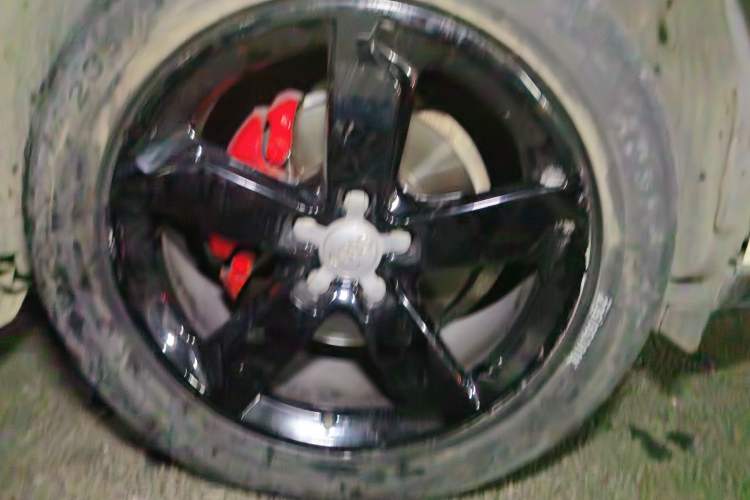 Used Audi Q5 2015 40 TFSI Comfort Model Right Front Wheel Hub