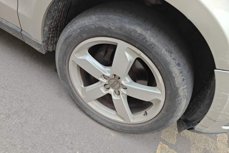 Used Audi Q5 2015 40 TFSI Technology Edition Right Front Wheel Hub