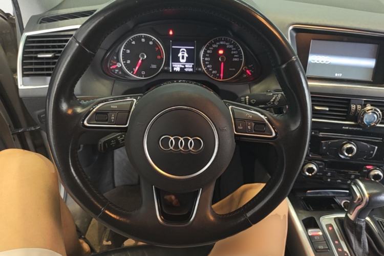 Used Audi Q5 2015 40 TFSI Technology Edition Steering Wheel