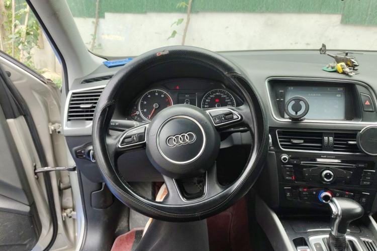 Used Audi Q5 2015 40 TFSI Trendy Edition Steering Wheel