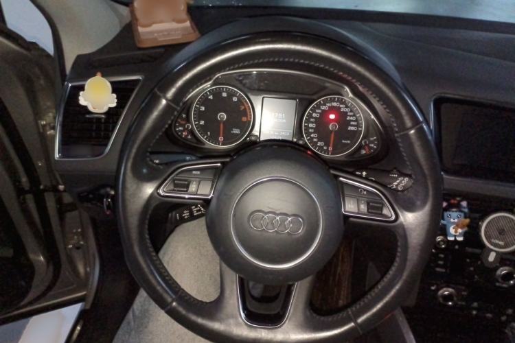 Used Audi Q5 2015 40 TFSI Technology Edition Steering Wheel
