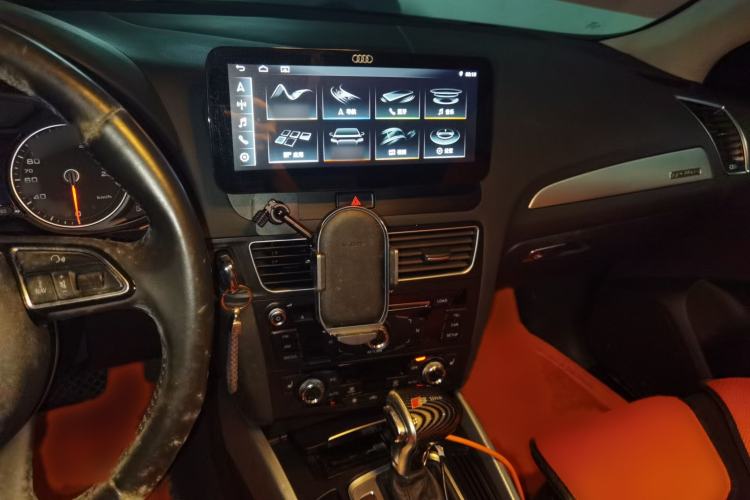Used Audi Q5 2016 40 TFSI Technology Edition Audio And AC Panel
