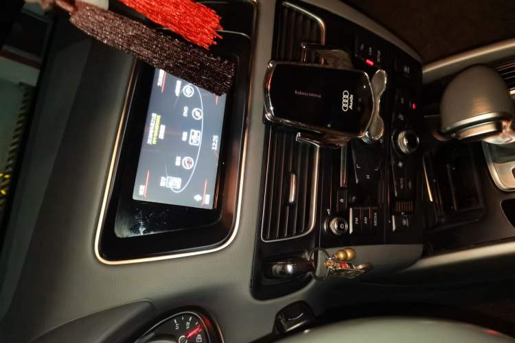 Used Audi Q5 2016 40 TFSI Trendy Edition Audio And AC Panel