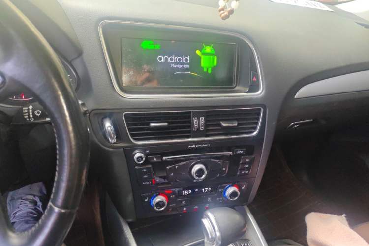Used Audi Q5 2016 40 TFSI Technology Edition Audio And AC Panel