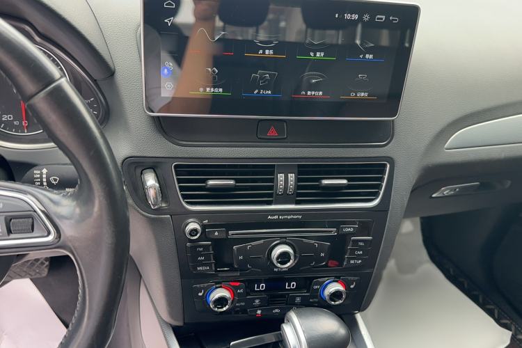 Used Audi Q5 2016 40 TFSI Technology Edition Audio And AC Panel