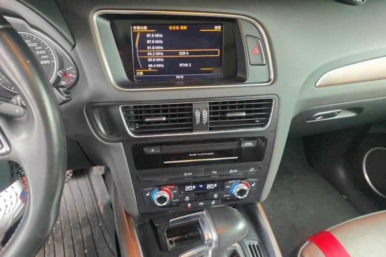 Used Audi Q5 2016 40 TFSI Technology Edition Audio And AC Panel