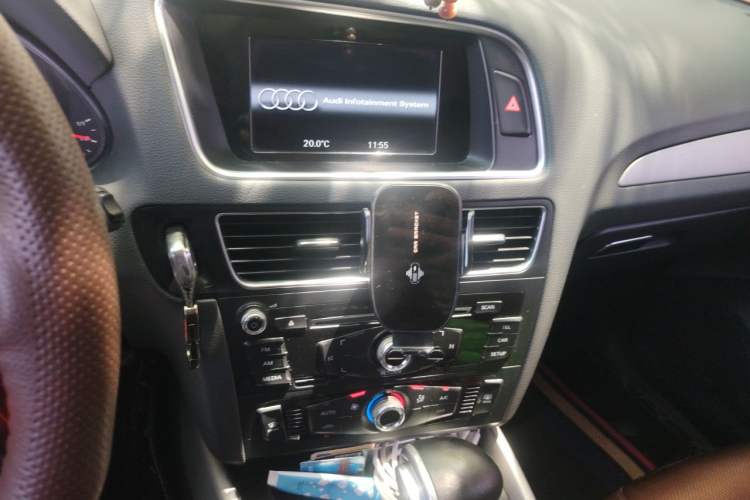 Used Audi Q5 2016 40 TFSI Trendy Edition Audio And AC Panel