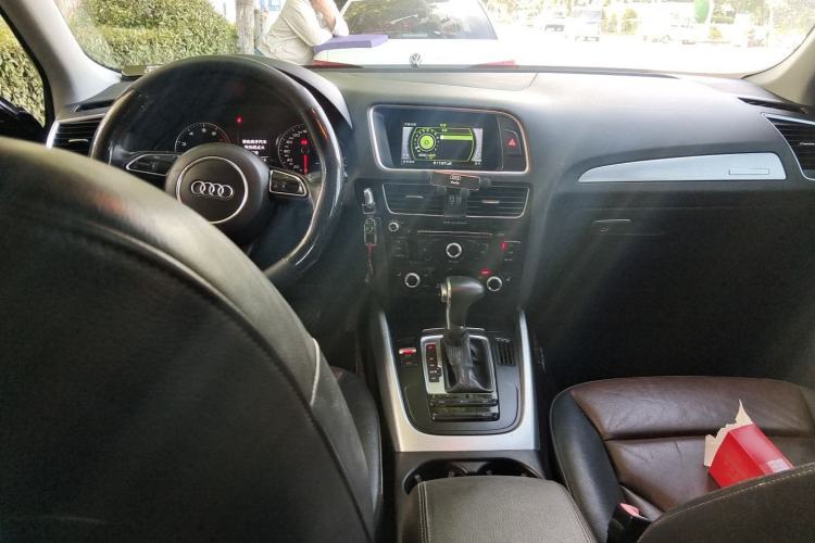 Used Audi Q5 2016 40 TFSI Technology Edition Center Console