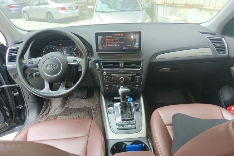 Used Audi Q5 2016 40 TFSI Trendy Edition Center Console