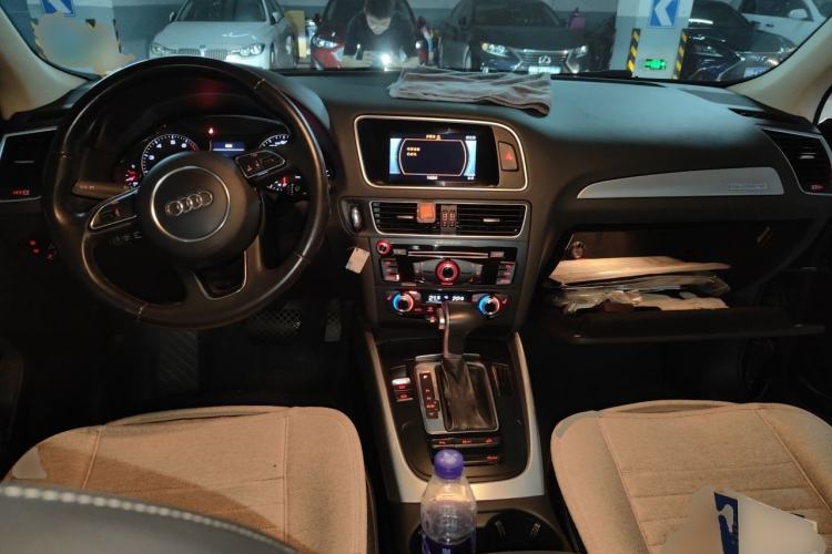 Used Audi Q5 2016 40 TFSI Technology Edition Center Console
