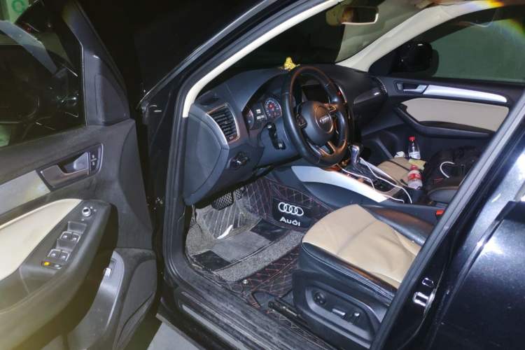 Used Audi Q5 2016 40 TFSI Technology Edition Driver Seat