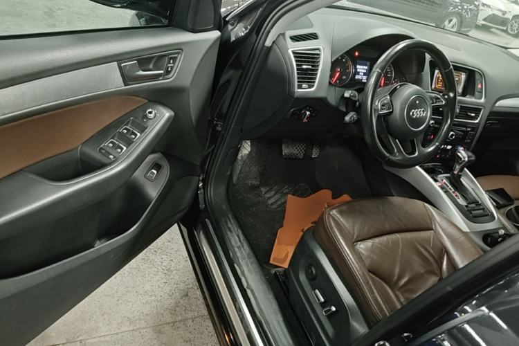 Used Audi Q5 2016 40 TFSI Technology Edition Driver Seat