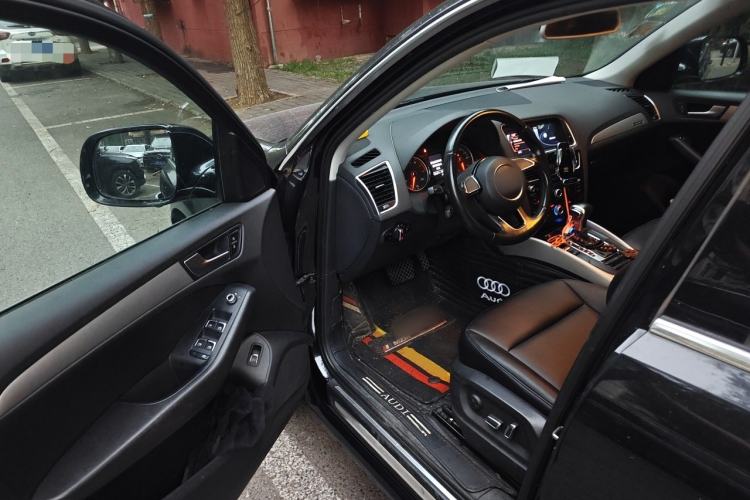 Used Audi Q5 2016 40 TFSI Trendy Edition Driver Seat