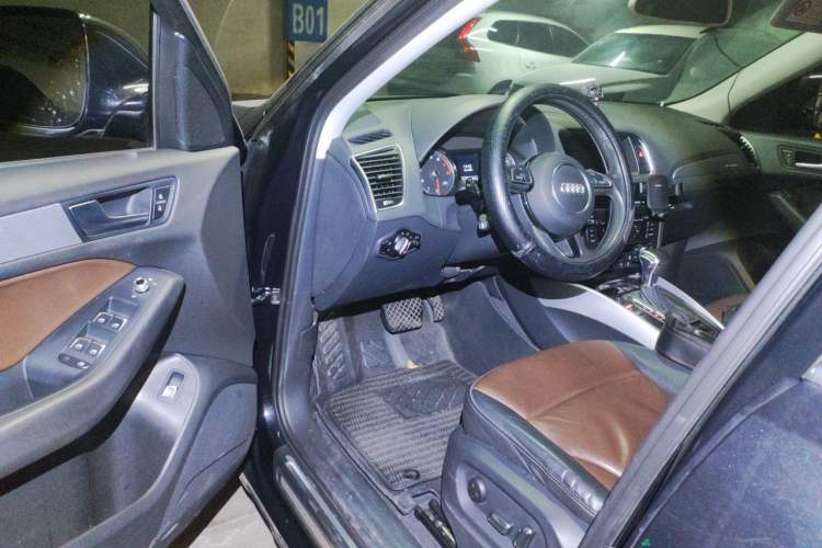 Used Audi Q5 2016 40 TFSI Technology Edition Driver Seat