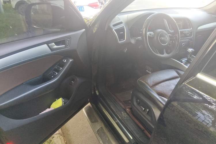 Used Audi Q5 2016 40 TFSI Technology Edition Driver Seat