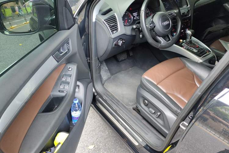 Used Audi Q5 2016 40 TFSI Technology Edition Driver Seat
