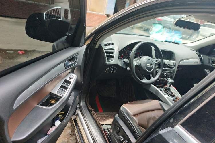 Used Audi Q5 2016 40 TFSI Technology Edition Driver Seat