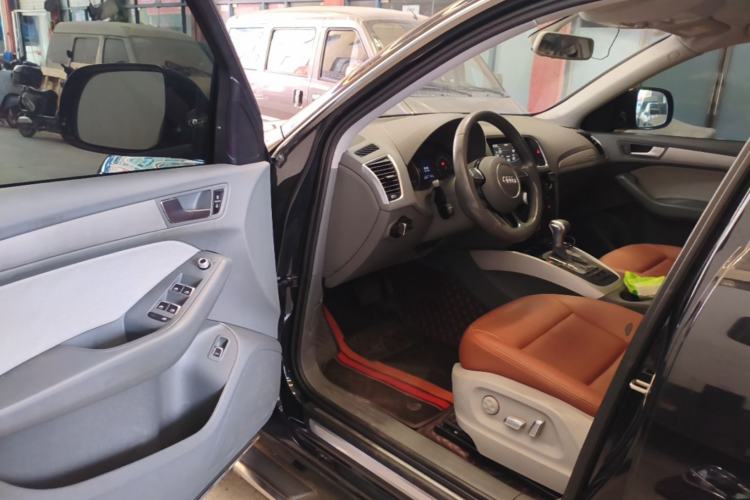 Used Audi Q5 2016 40 TFSI Trendy Edition Driver Seat