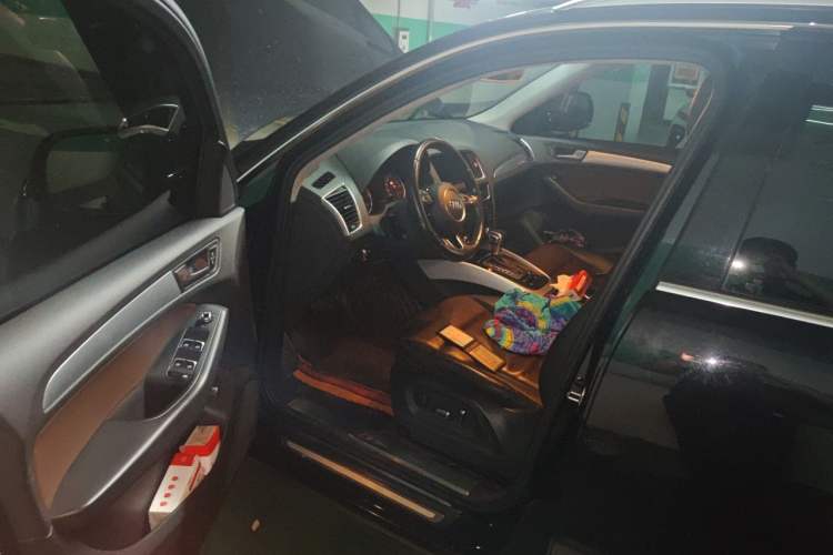 Used Audi Q5 2016 40 TFSI Technology Edition Driver Seat