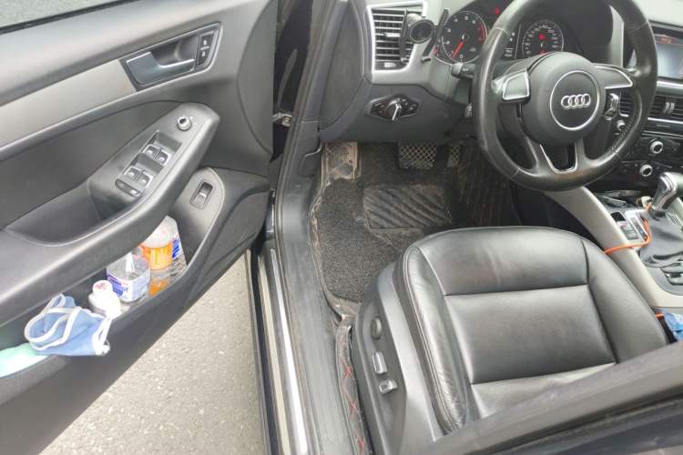 Used Audi Q5 2016 40 TFSI Trendy Edition Driver Seat