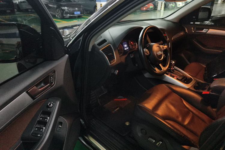 Used Audi Q5 2016 40 TFSI Technology Edition Driver Seat