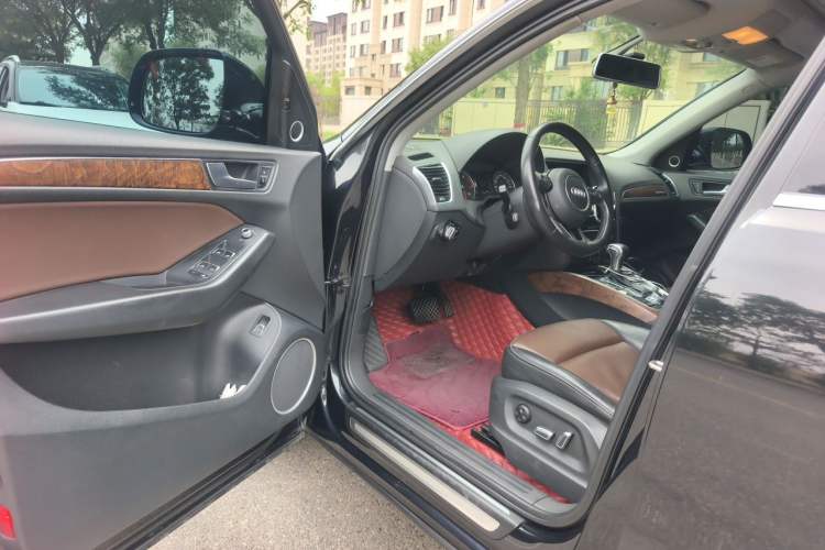 Used Audi Q5 2016 40 TFSI Comfort Model Driver Seat
