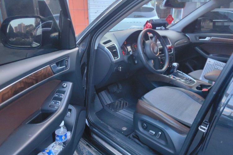 Used Audi Q5 2016 40 TFSI Trendy Edition Driver Seat
