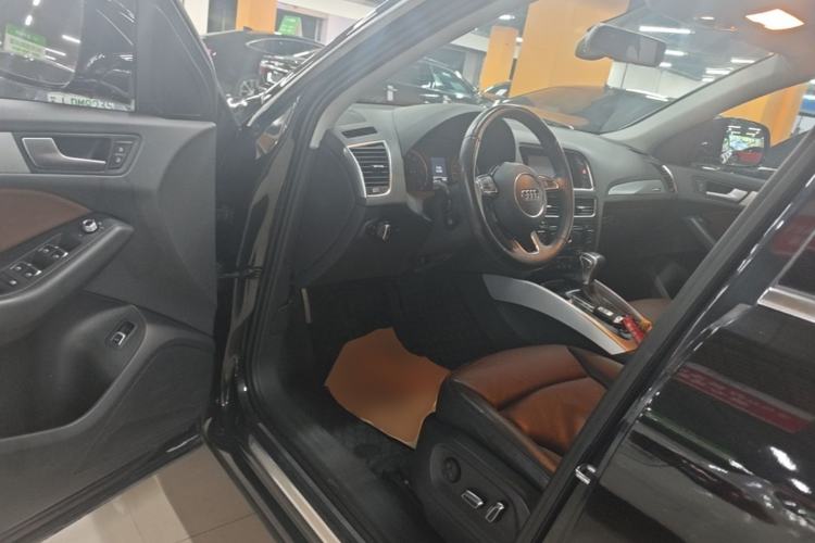 Used Audi Q5 2016 40 TFSI Technology Edition Driver Seat