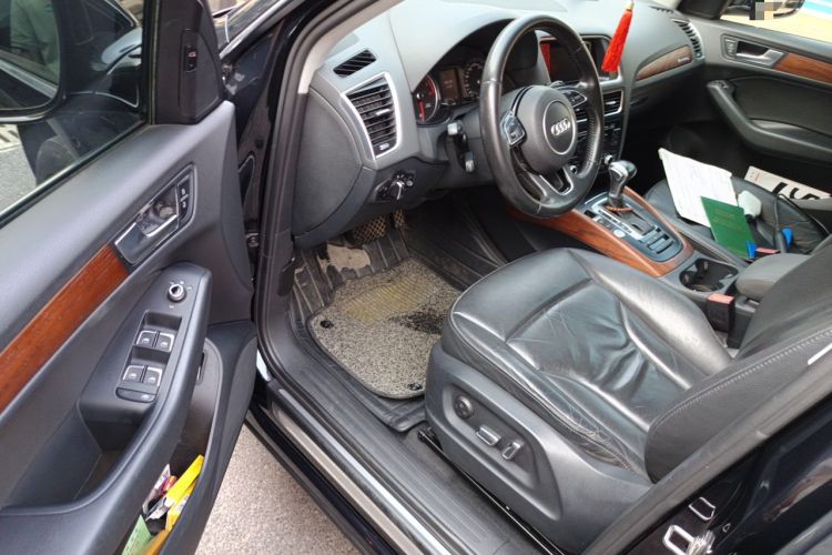 Used Audi Q5 2016 40 TFSI Technology Edition Driver Seat
