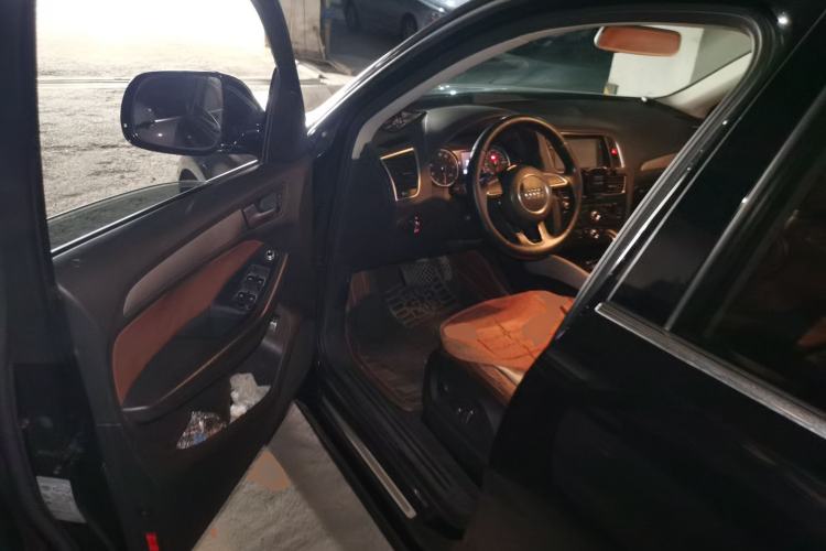 Used Audi Q5 2016 40 TFSI Trendy Edition Driver Seat