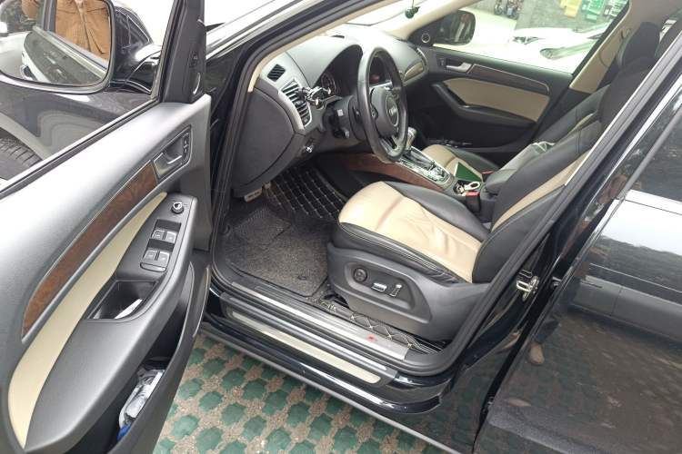 Used Audi Q5 2016 40 TFSI Comfort Model Driver Seat
