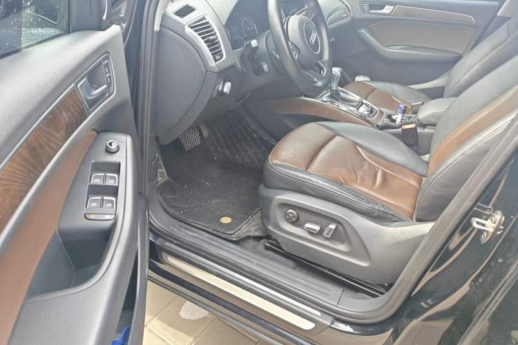 Used Audi Q5 2016 40 TFSI Comfort Model Driver Seat