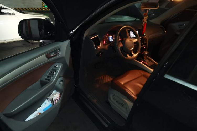 Used Audi Q5 2016 40 TFSI Trendy Edition Driver Seat