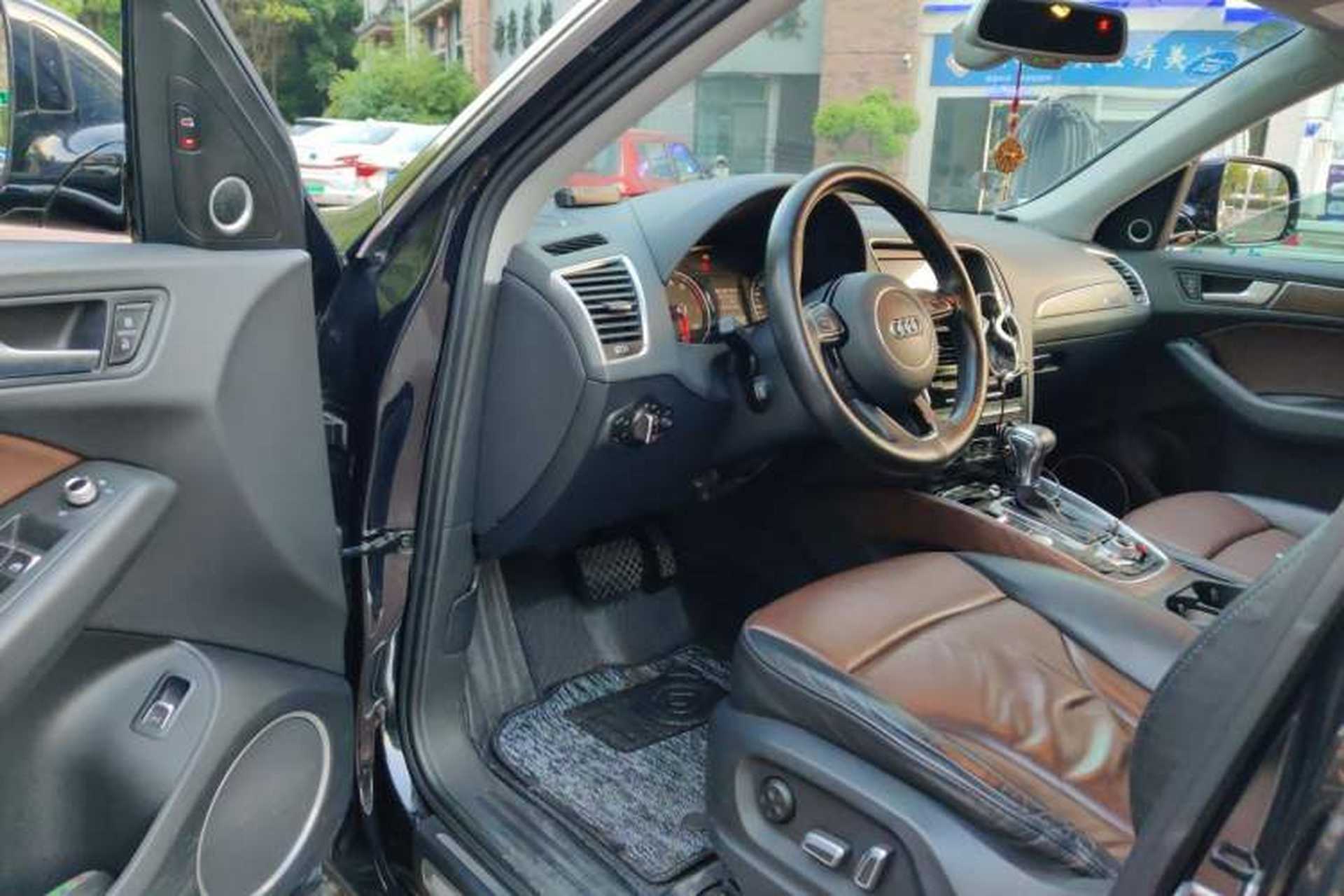 Used Audi Q5 2016 40 TFSI Comfort Model Driver Seat