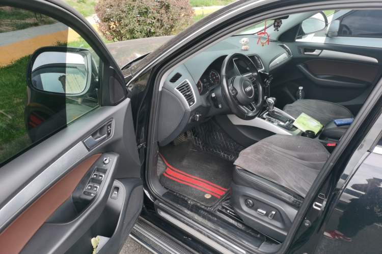Used Audi Q5 2016 40 TFSI Comfort Model Driver Seat