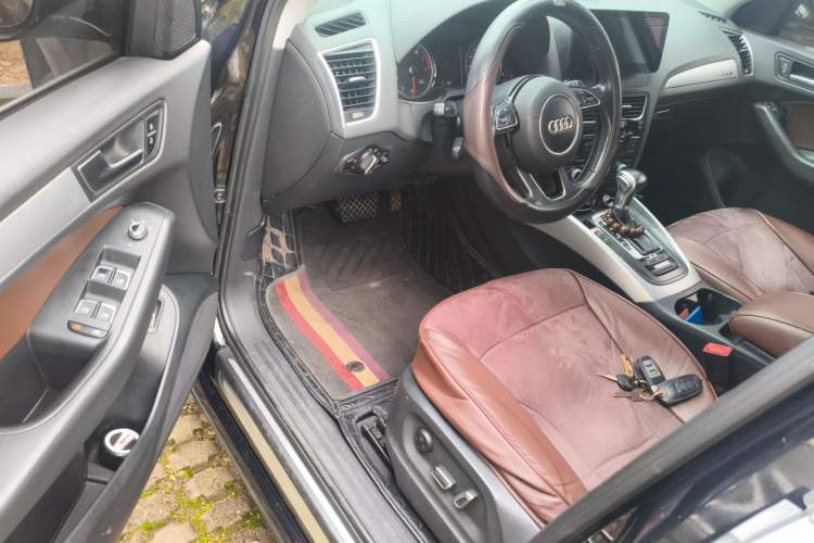Used Audi Q5 2016 40 TFSI Technology Edition Driver Seat