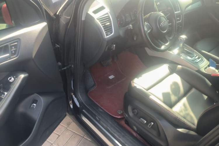 Used Audi Q5 2016 40 TFSI Trendy Edition Driver Seat