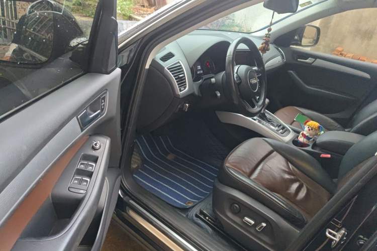 Used Audi Q5 2016 40 TFSI Technology Edition Driver Seat