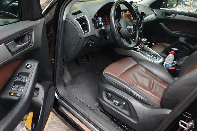Used Audi Q5 2016 40 TFSI Technology Edition Driver Seat