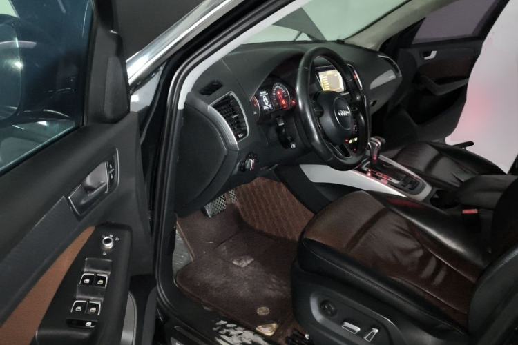 Used Audi Q5 2016 40 TFSI Technology Edition Driver Seat