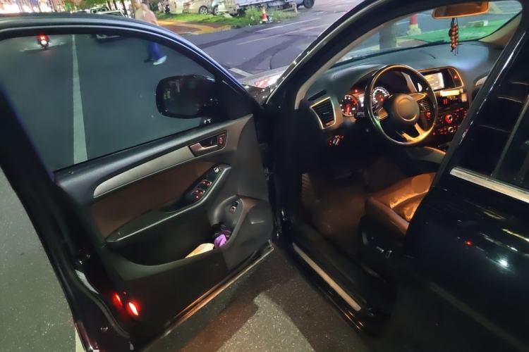 Used Audi Q5 2016 40 TFSI Trendy Edition Driver Seat