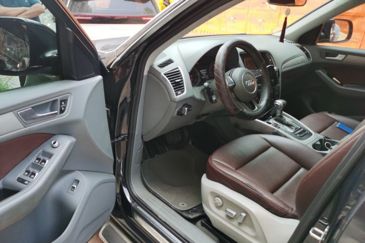 Used Audi Q5 2016 40 TFSI Trendy Edition Driver Seat
