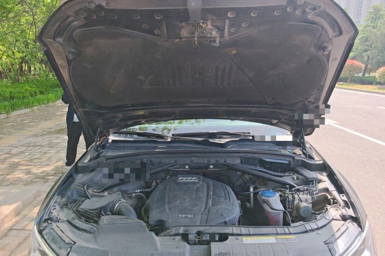 Used Audi Q5 2016 40 TFSI Technology Edition Engine Bay