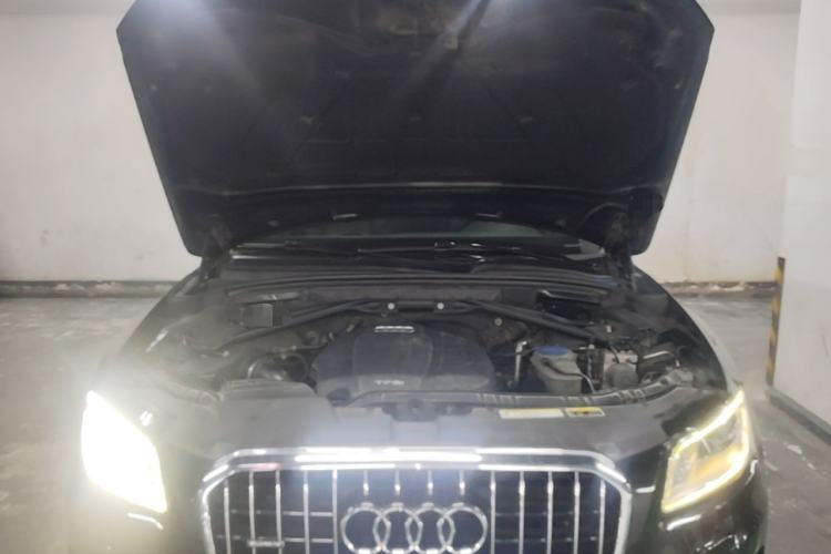 Used Audi Q5 2016 40 TFSI Technology Edition Engine Bay