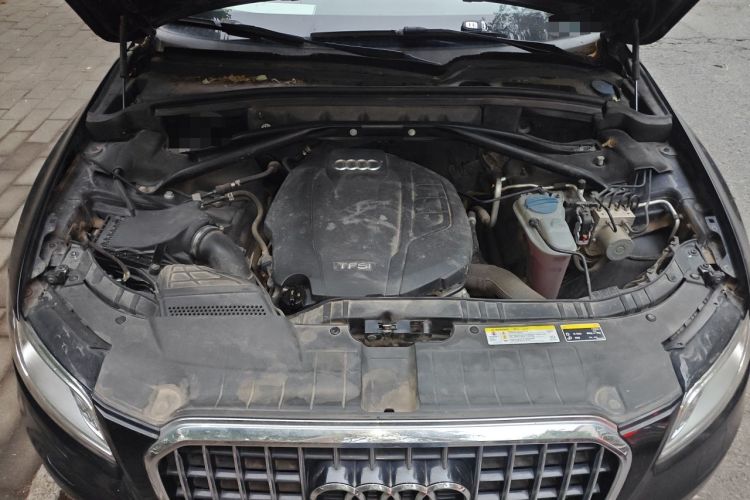 Used Audi Q5 2016 40 TFSI Trendy Edition Engine Bay