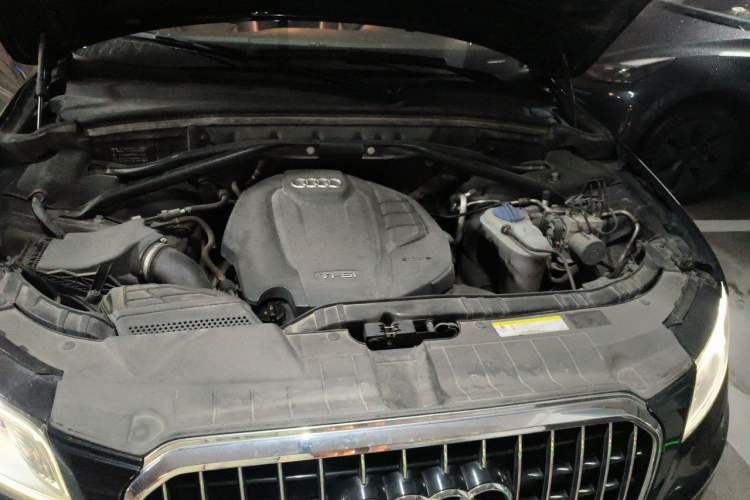Used Audi Q5 2016 40 TFSI Technology Edition Engine Bay