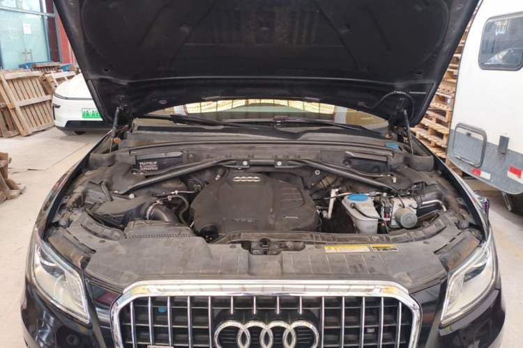 Used Audi Q5 2016 40 TFSI Trendy Edition Engine Bay