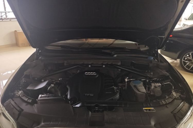 Used Audi Q5 2016 40 TFSI Trendy Edition Engine Bay