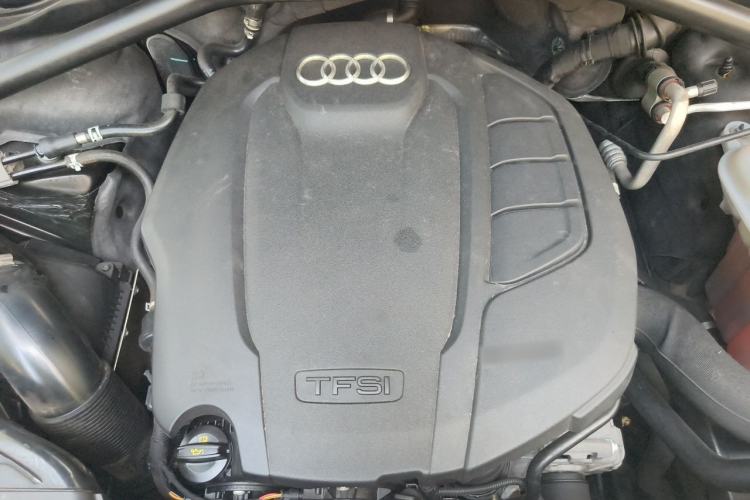 Used Audi Q5 2016 40 TFSI Comfort Model Engine Bay
