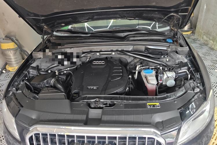 Used Audi Q5 2016 40 TFSI Technology Edition Engine Bay